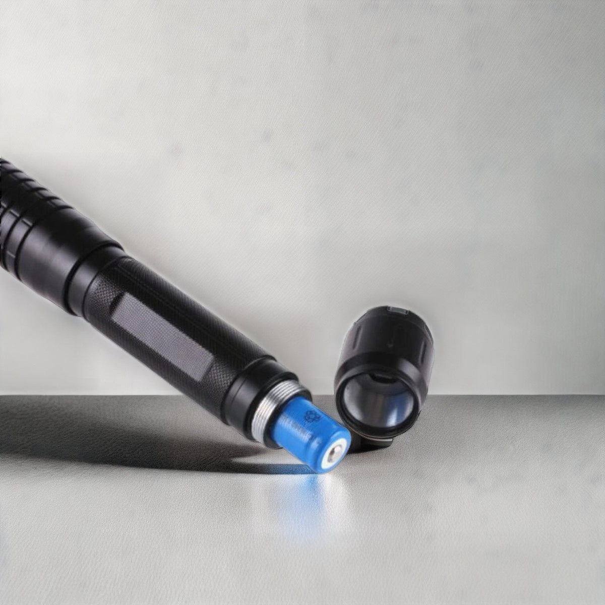 burning-blue-high-power-tactical-laser-torch-military-grade-flashlights