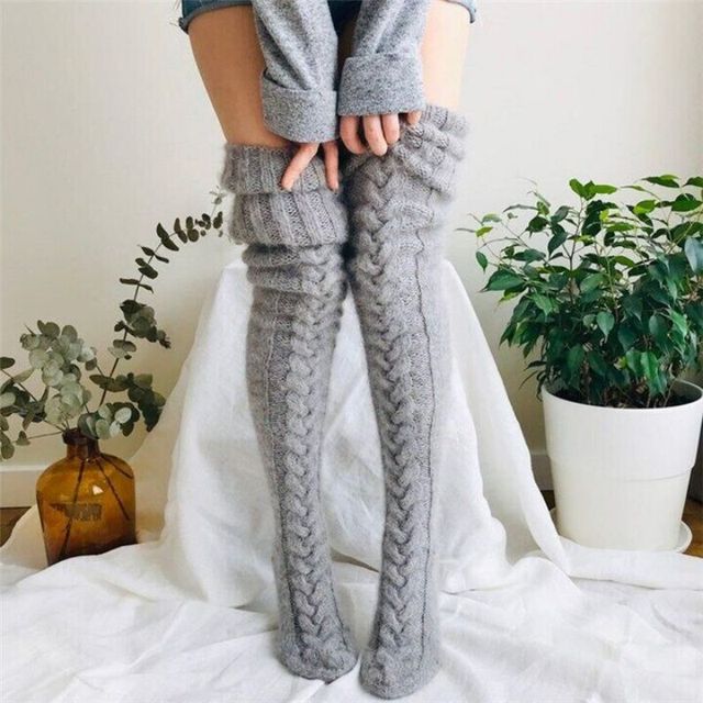 extra-long-knitted-socks-fashionable-and-warm-long-socks-for-women