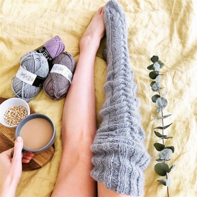 extra-long-knitted-socks-fashionable-and-warm-long-socks-for-women