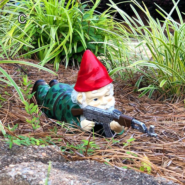 funny-army-gnome-garden-statue