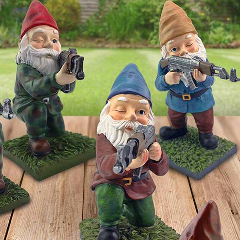 funny-army-gnome-garden-statue