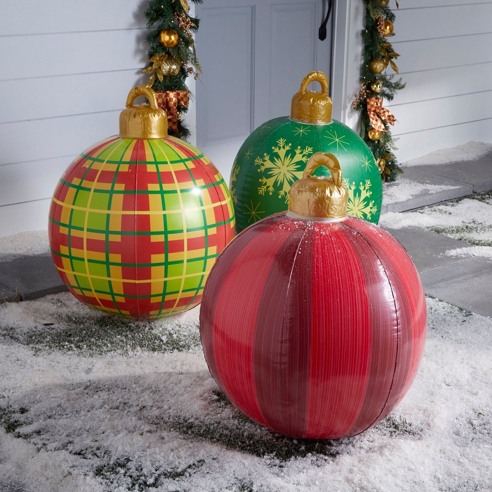 giant-inflatable-christmas-ornament-christmas-ball