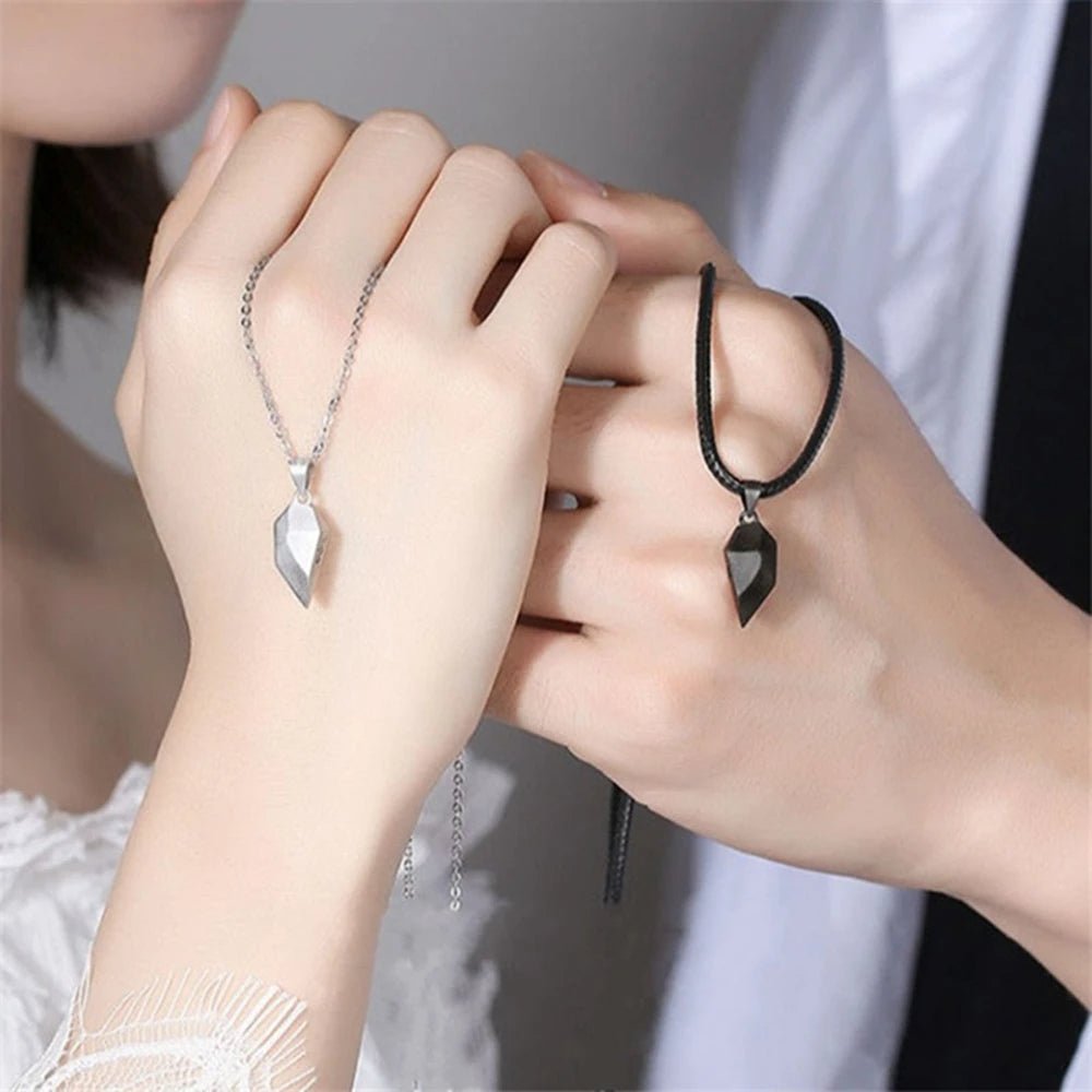 magnetic-couple-necklace-fashion-magnetic-couple-necklace-for-lovers