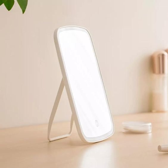 touch-sensitive-portable-makeup-mirror-with-led-brightness-adjustable-and-usb-rechargeable